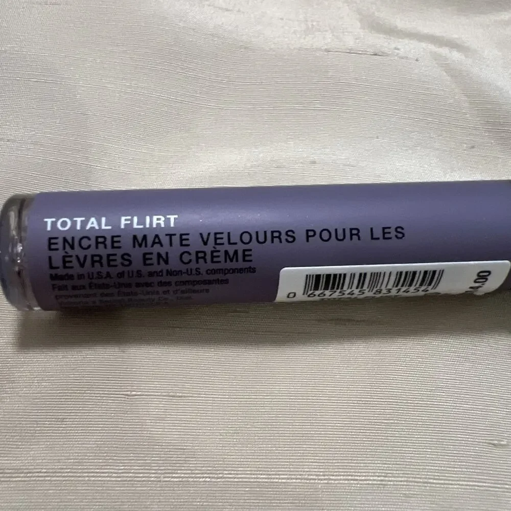Victoria's Secret Velvet Matte Total Flirt Lip‎ Stain